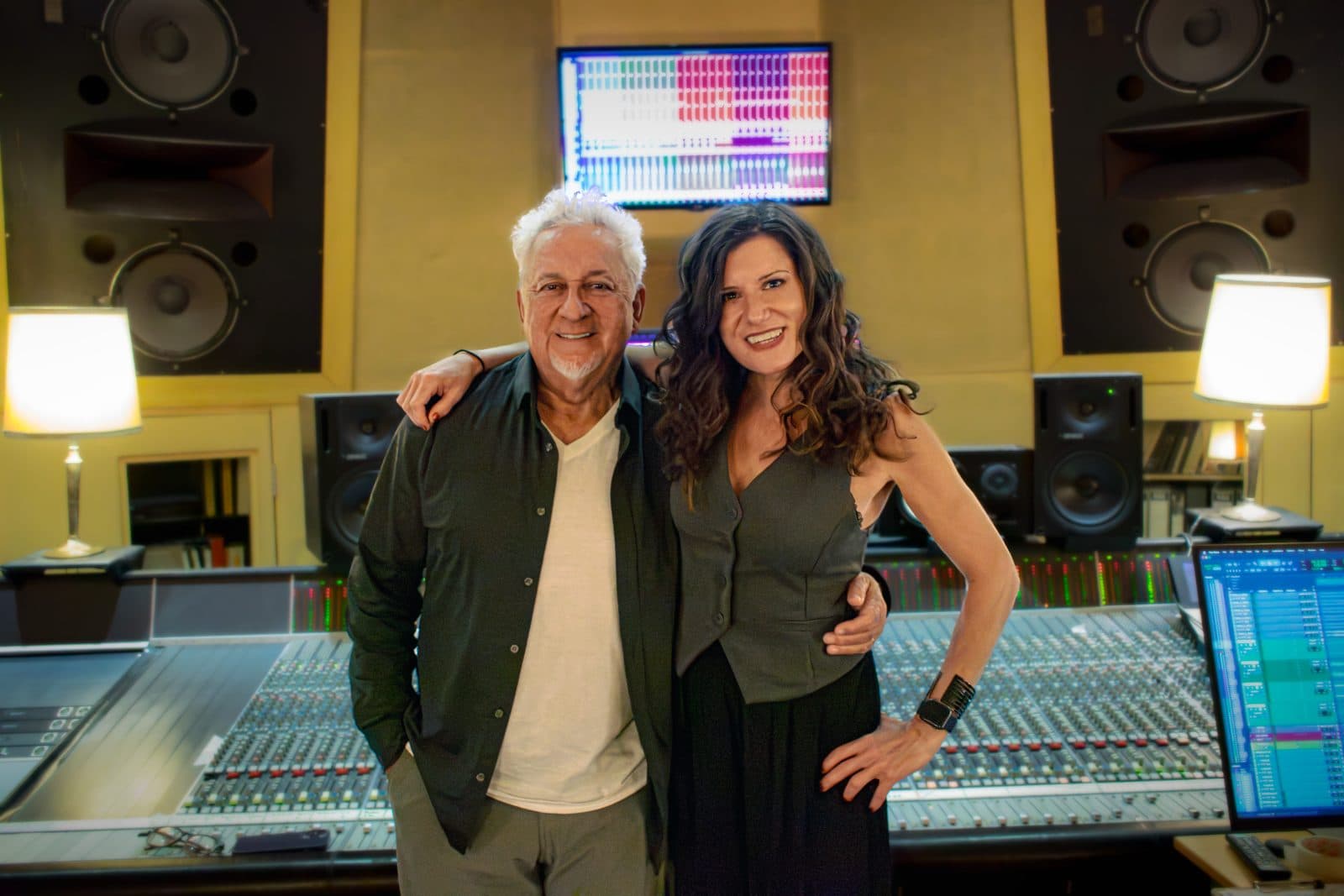 Rebeca Rods y su coro graban con Humberto Gatica